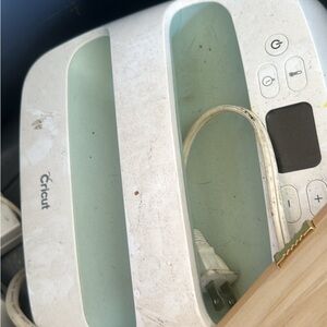 Cricut Explore 2 and Cricut press and accessories